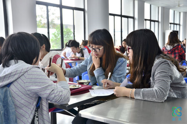 校园营销中可能被你严重忽略的投放位——校园食堂