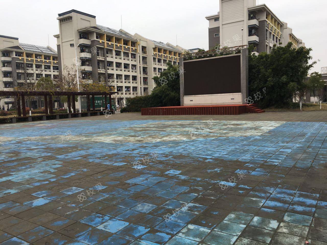 学校广场 上海海洋大学-军工路校区