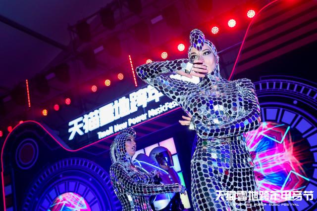 天猫Club布局2020年体验营销，跨年打造首家滑雪体验中心 - 校果研究院 - 校园营销解决方案！